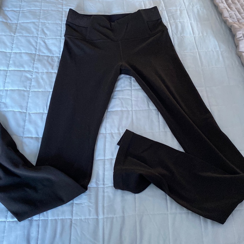 Athleta aura split pant XS with flared leg. Excellent condition